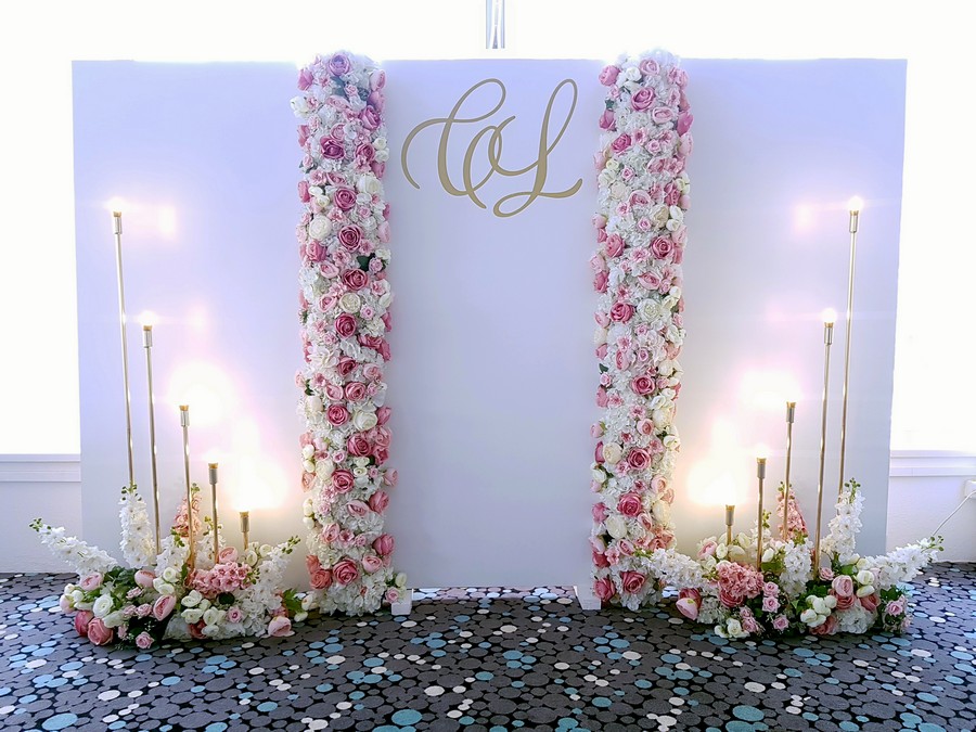 photo-corner elegant nunta flori cu lumini lampi